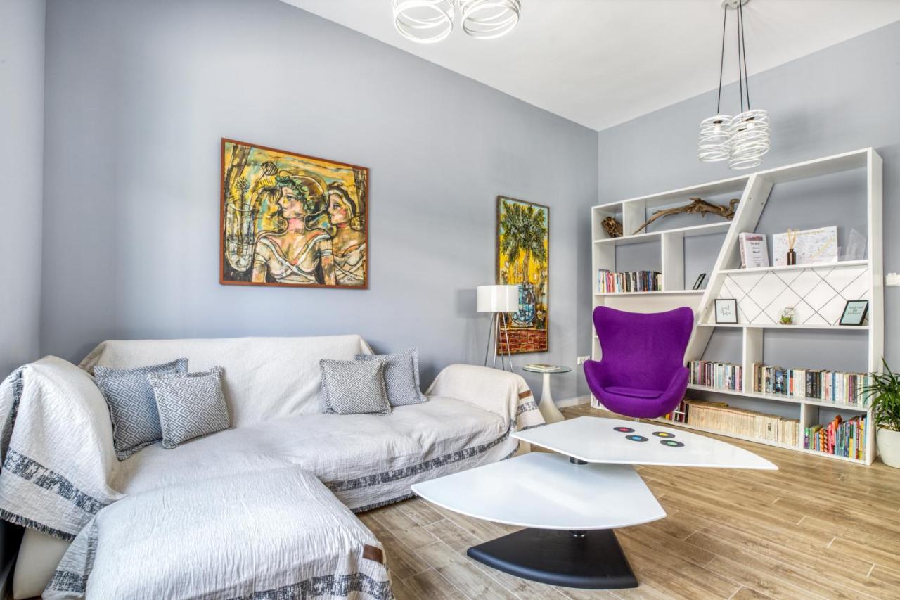 Spacious Flat With Courtyard And Private Parking! Athene Buitenkant foto