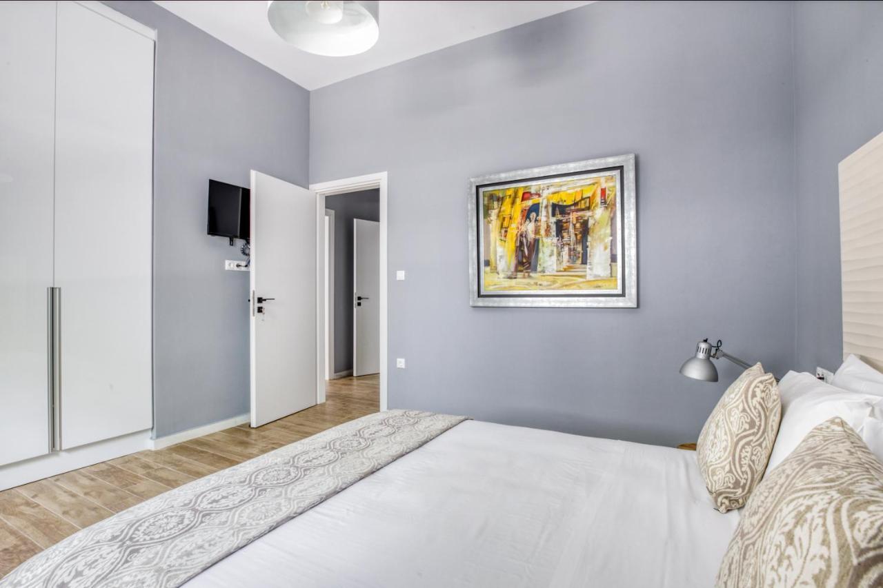 Spacious Flat With Courtyard And Private Parking! Athene Buitenkant foto