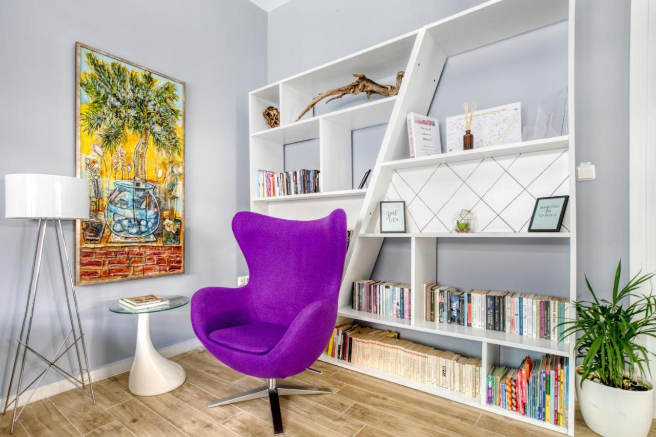 Spacious Flat With Courtyard And Private Parking! Athene Buitenkant foto