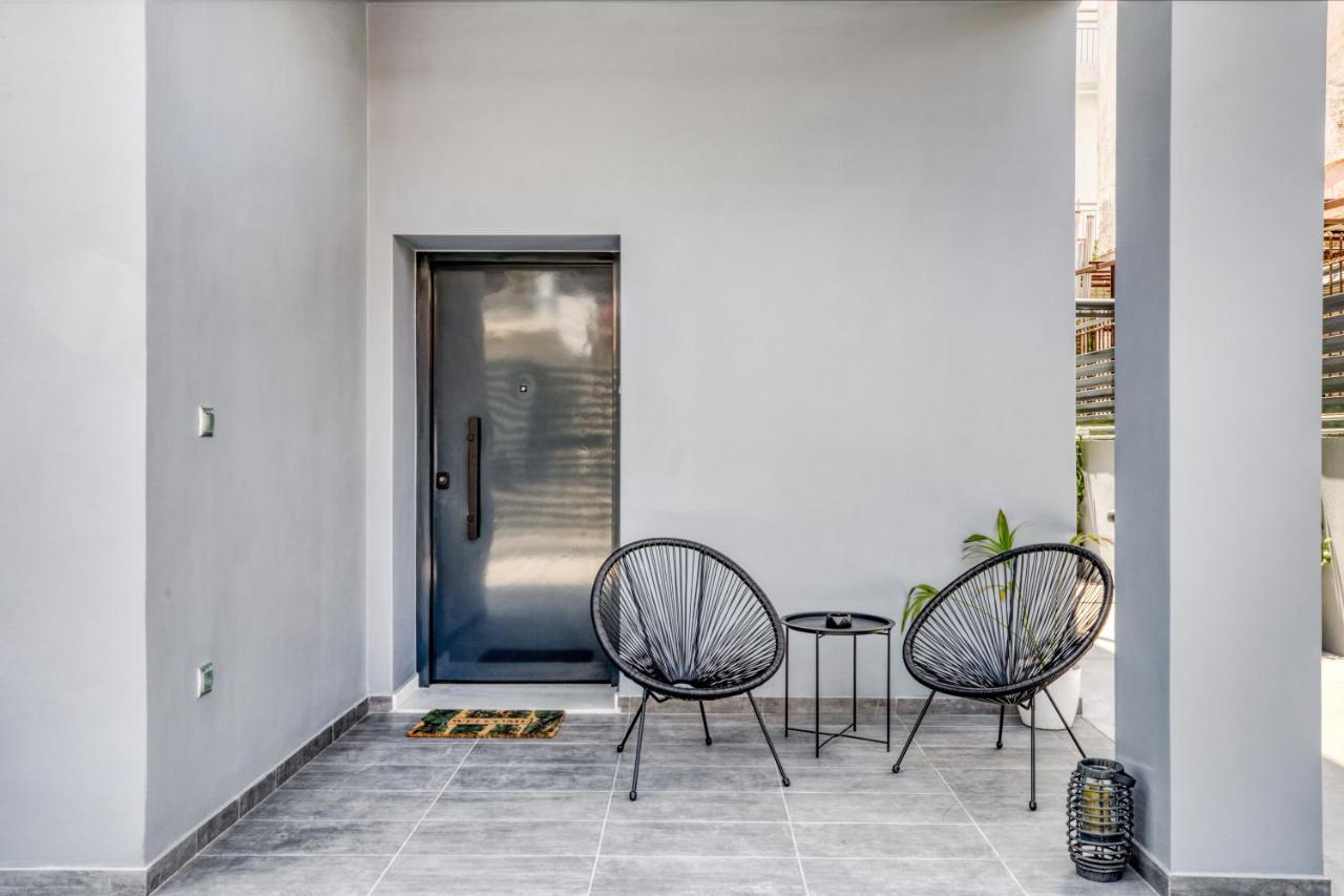 Spacious Flat With Courtyard And Private Parking! Athene Buitenkant foto