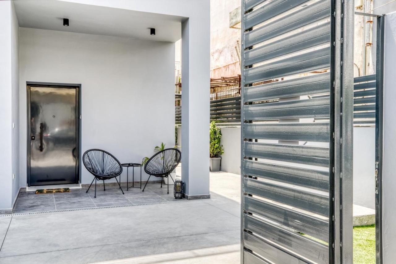 Spacious Flat With Courtyard And Private Parking! Athene Buitenkant foto