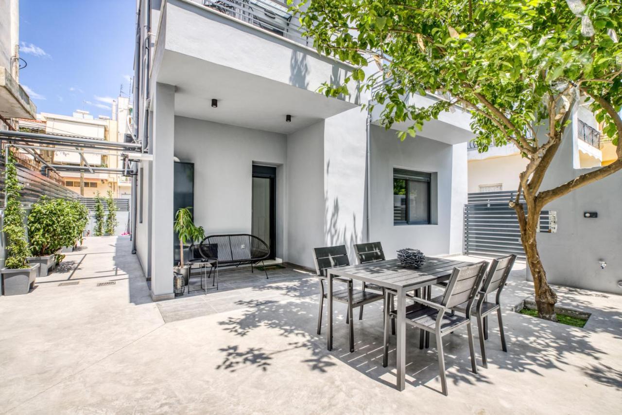 Spacious Flat With Courtyard And Private Parking! Athene Buitenkant foto