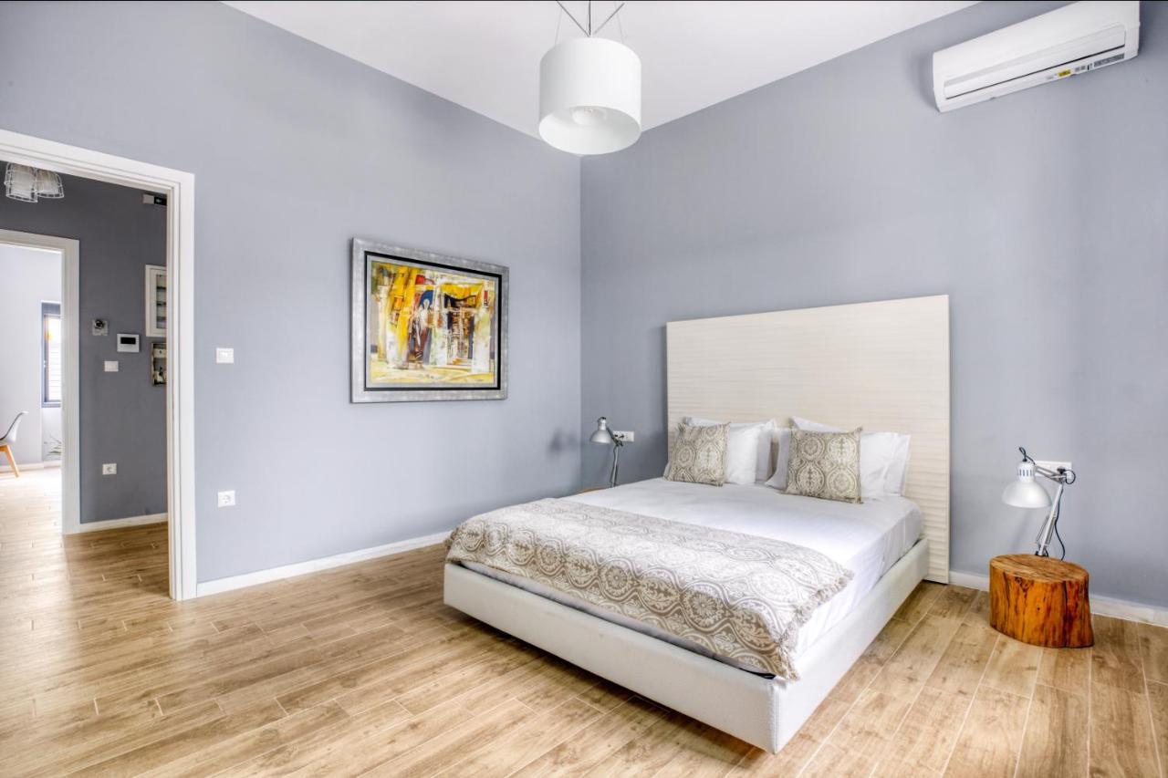 Spacious Flat With Courtyard And Private Parking! Athene Buitenkant foto
