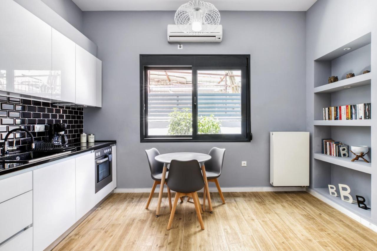 Spacious Flat With Courtyard And Private Parking! Athene Buitenkant foto
